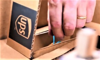 Nintendo Labo : UPS dévoile son Toy-Con-tainer, une valise en carton imaginée par ses soins