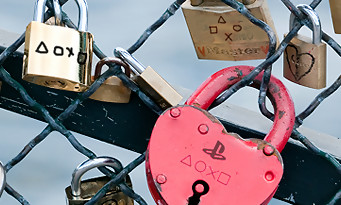 Sony vs Microsoft : la guerre des tweets reprend avec les cadenas de l'amour
