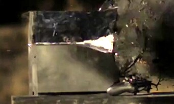 PS4 : quand la console se fait exploser par un fusil de sniper !