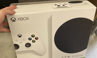 Xbox Series S : une photo de la console prête à être livrée prise dans un entrepôt