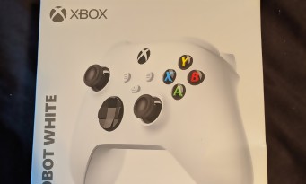 Xbox Series X & Xbox Series S : un utilisateur a déjà la manette, il en fait un unboxing en vidéo