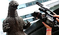 Tokyo Game Show : Marcus face à la statue de Godzilla à Ginza Tokyo