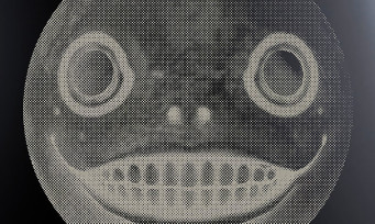 NieR Automata : une PS4 collector avec le large sourire flippant d'Emil