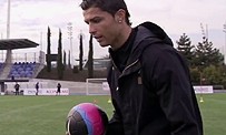 PES 2013 : Cristiano Ronaldo joue au foot avec ses fans