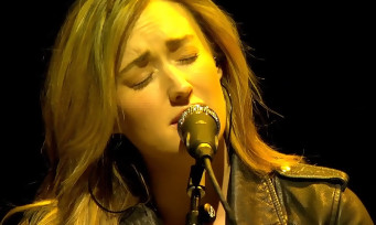 The Last of Us 2 : quand Ashley Johnson (Ellie) et Troy Baker (Joel) chantent en live avec émotion